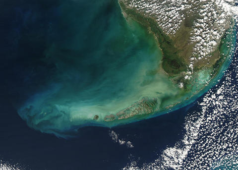 Imagen satelital de los Cayos de la Florida