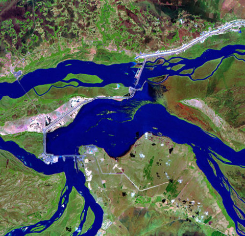 Imagen satelital del Complejo Hidroeléctrico Yacyretá-Apipé