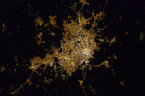 Imagen satelital de Belo Horizonte por la noche