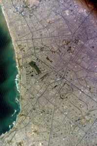 Imagen satelital de los distritos de San Isidro y Miraflores de Lima.