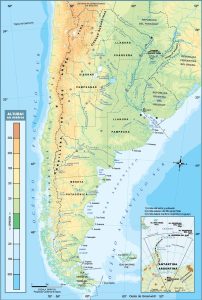 Mapa topográfico-batimétrico de Argentina.