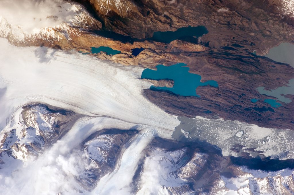 Glaciar Upsala visto desde la Estación Espacial Internacional en 2009.