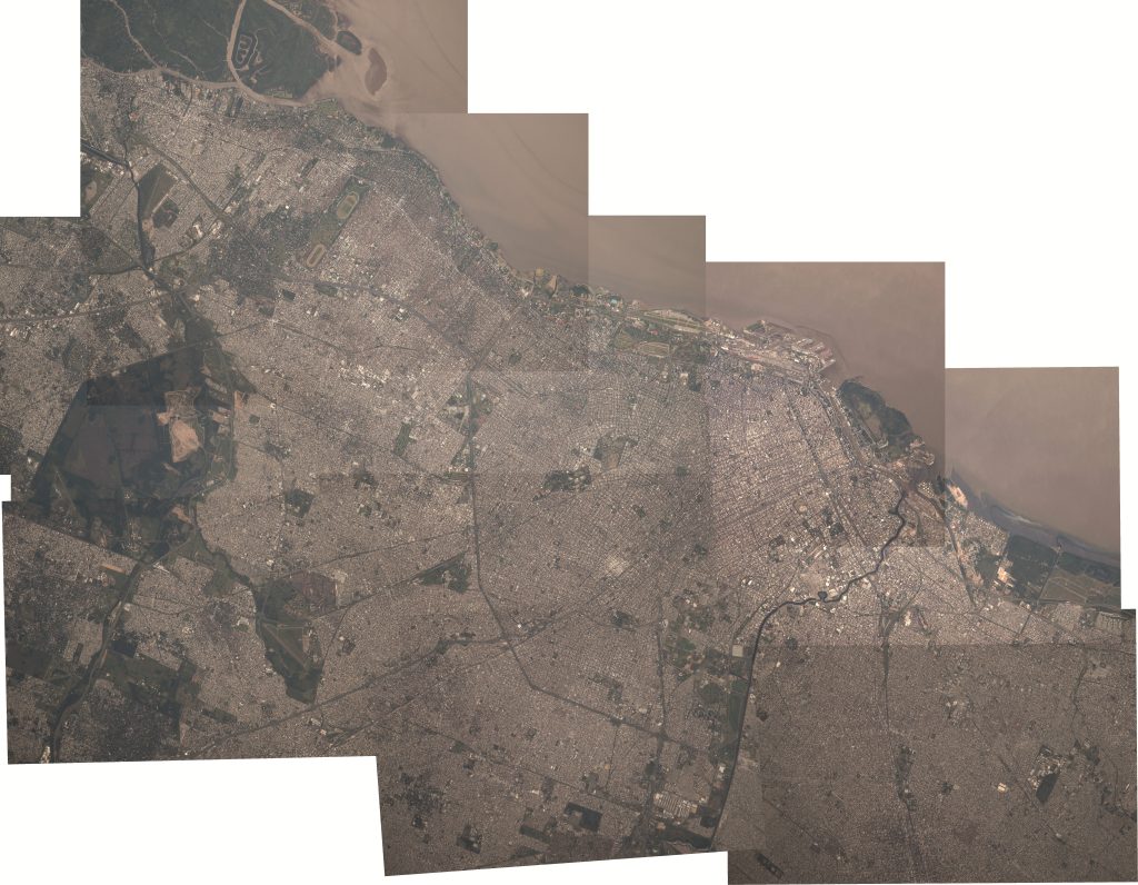 Mosaico fotográfico de la ciudad de Buenos Aires desde el espacio 2017.