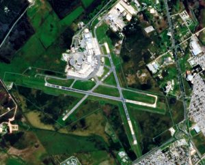 Vista satelital del Aeropuerto Internacional Ministro Pistarini en 2016.
