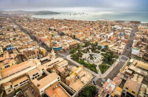Vista aérea del centro de la ciudad de Huacho.
