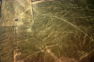 El Cóndor, una de las muchas figuras de las líneas de Nazca en Perú.