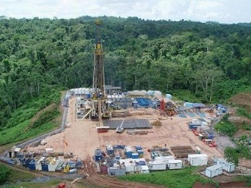 Instalaciones petroleras en el departamento de Loreto, Perú.